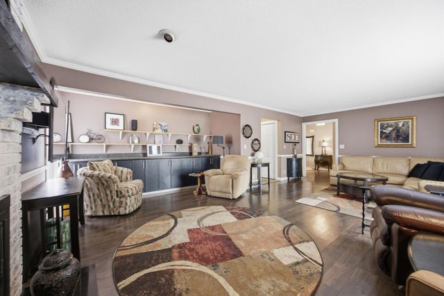 171 N Woodcrest Drive N, Fargo, ND 58102