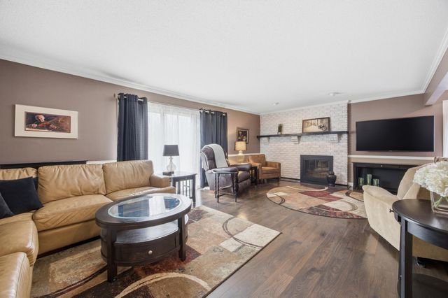 171 N Woodcrest Drive N, Fargo, ND 58102