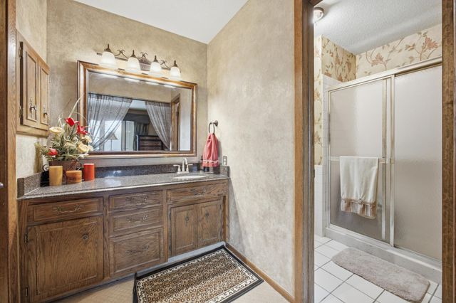 171 N Woodcrest Drive N, Fargo, ND 58102
