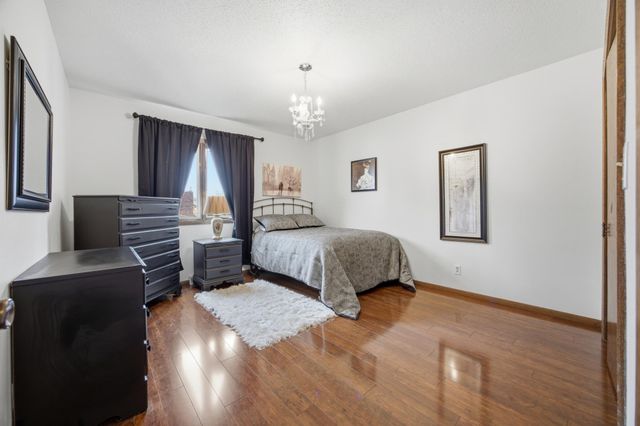 171 N Woodcrest Drive N, Fargo, ND 58102