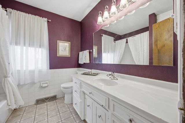 171 N Woodcrest Drive N, Fargo, ND 58102