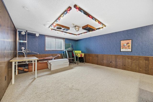 171 N Woodcrest Drive N, Fargo, ND 58102