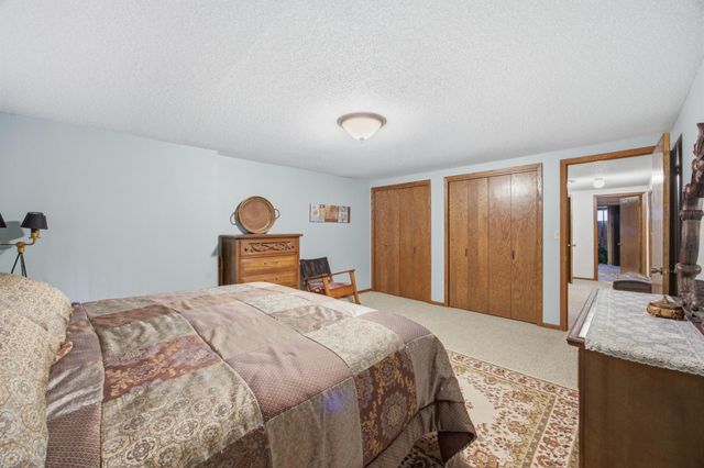 171 N Woodcrest Drive N, Fargo, ND 58102