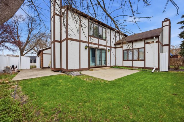 171 N Woodcrest Drive N, Fargo, ND 58102