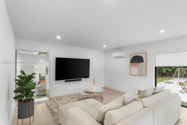 151 NW 146th St 151, Miami, FL 33168