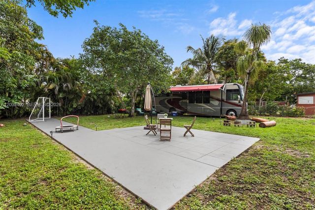 151 NW 146th St 151, Miami, FL 33168