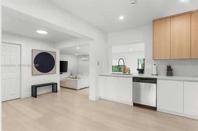 151 NW 146th St 151, Miami, FL 33168