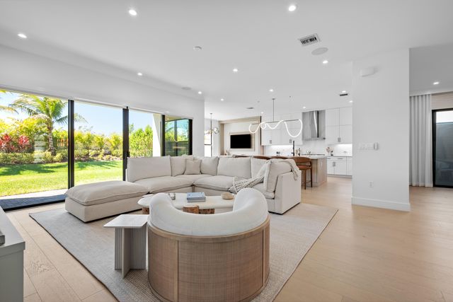 20135 Casa De Campo Lane, Boca Raton, FL 33434