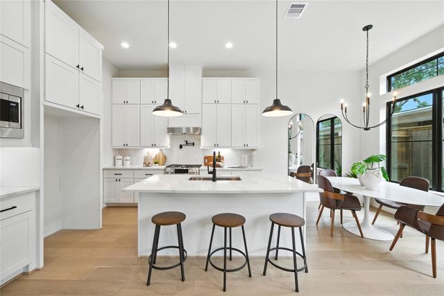 1711 Bologna Lane, Houston, TX 77055