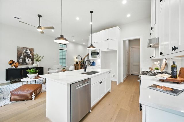 1711 Bologna Lane, Houston, TX 77055