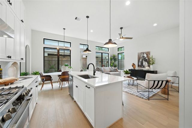 1711 Bologna Lane, Houston, TX 77055