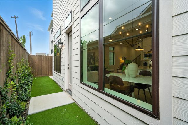 1711 Bologna Lane, Houston, TX 77055