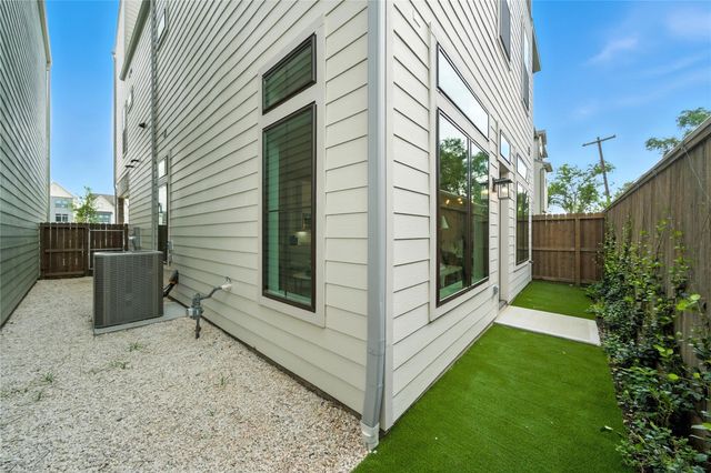 1711 Bologna Lane, Houston, TX 77055