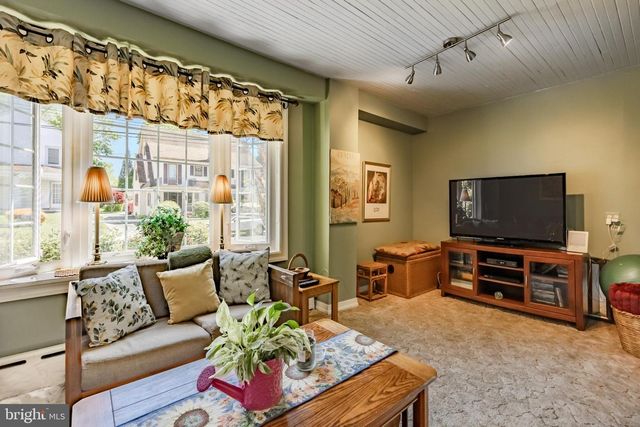 154 GRANDVIEW RD, Ardmore, PA 19003