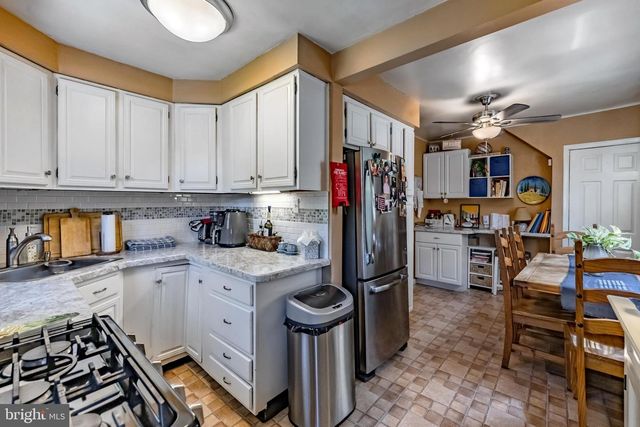 154 GRANDVIEW RD, Ardmore, PA 19003