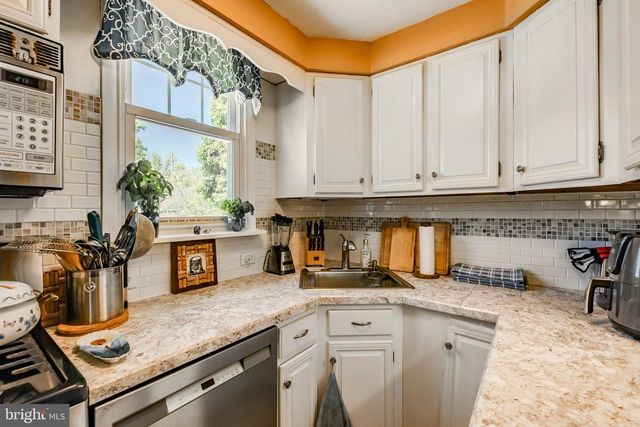 154 GRANDVIEW RD, Ardmore, PA 19003