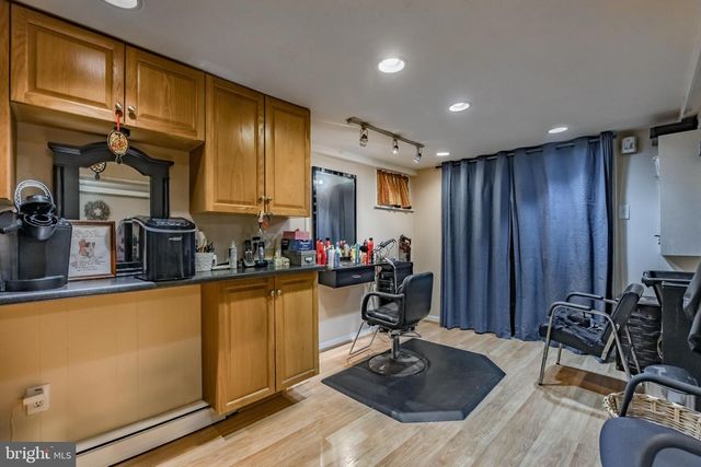 154 GRANDVIEW RD, Ardmore, PA 19003
