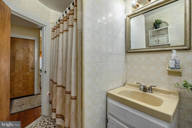 154 GRANDVIEW RD, Ardmore, PA 19003
