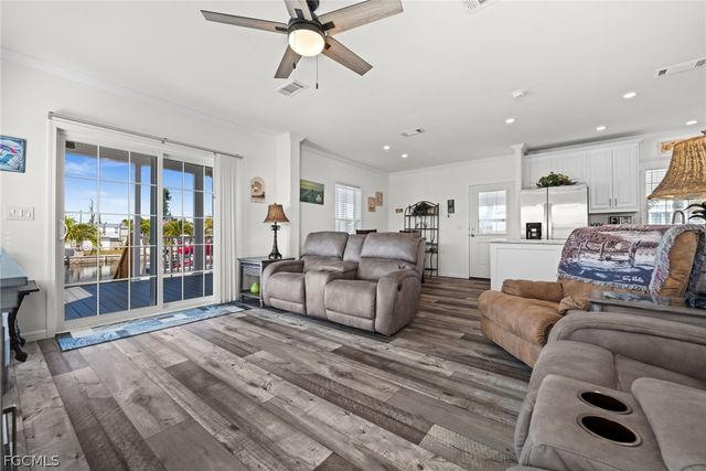 2705 Patterson CT, St James City, FL 33956