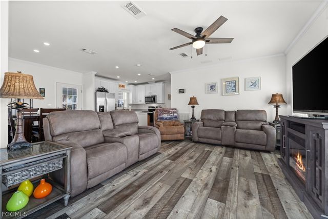 2705 Patterson CT, St James City, FL 33956