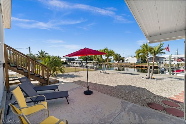 2705 Patterson CT, St James City, FL 33956