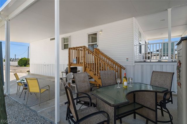 2705 Patterson CT, St James City, FL 33956