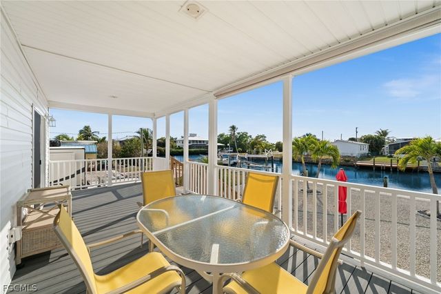 2705 Patterson CT, St James City, FL 33956