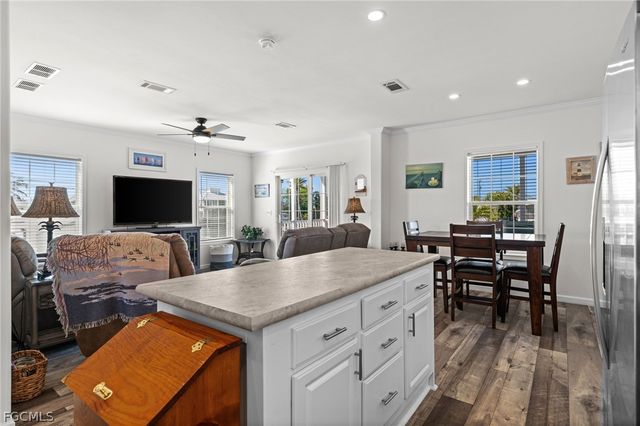 2705 Patterson CT, St James City, FL 33956