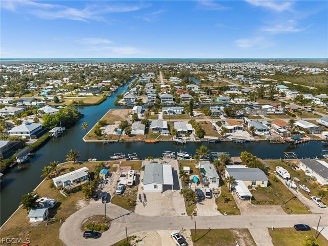 2705 Patterson CT, St James City, FL 33956