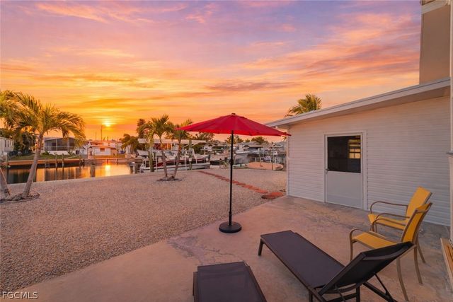 2705 Patterson CT, St James City, FL 33956