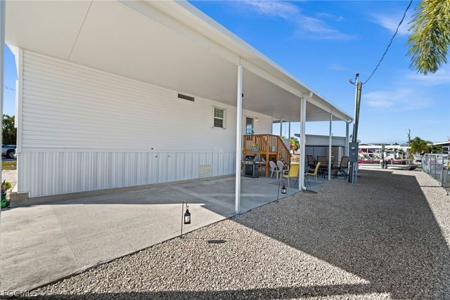 2705 Patterson CT, St James City, FL 33956