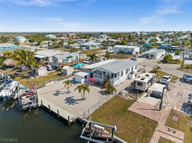 2705 Patterson CT, St James City, FL 33956