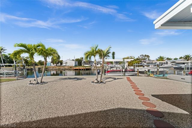 2705 Patterson CT, St James City, FL 33956