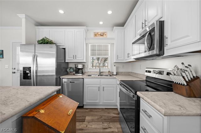 2705 Patterson CT, St James City, FL 33956