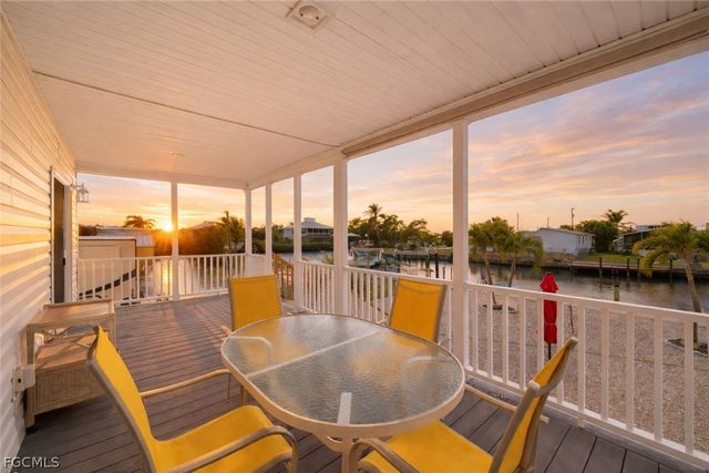 2705 Patterson CT, St James City, FL 33956