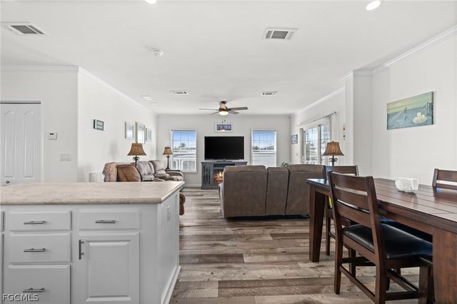 2705 Patterson CT, St James City, FL 33956