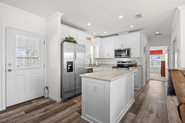 2705 Patterson CT, St James City, FL 33956