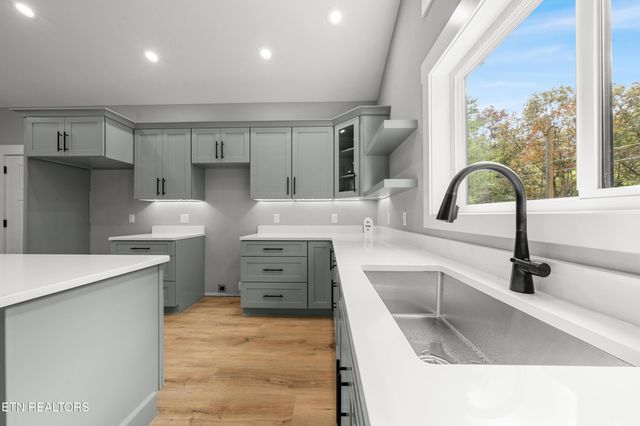 9103 Hondo Drive, Crossville, TN 38572