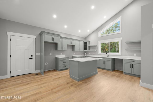 9103 Hondo Drive, Crossville, TN 38572