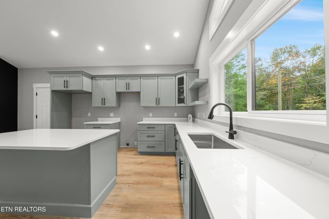 9103 Hondo Drive, Crossville, TN 38572