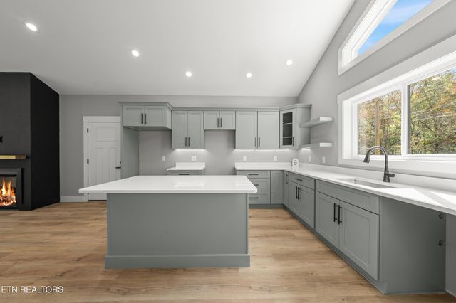 9103 Hondo Drive, Crossville, TN 38572