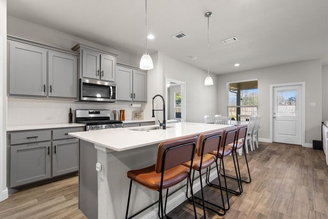 5525 Round Hill Road, Denton, TX 76210