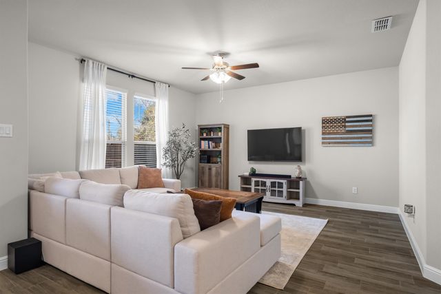 5525 Round Hill Road, Denton, TX 76210