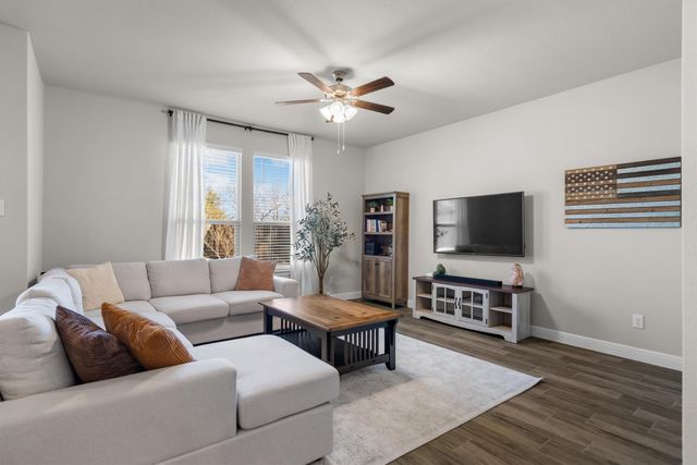 5525 Round Hill Road, Denton, TX 76210