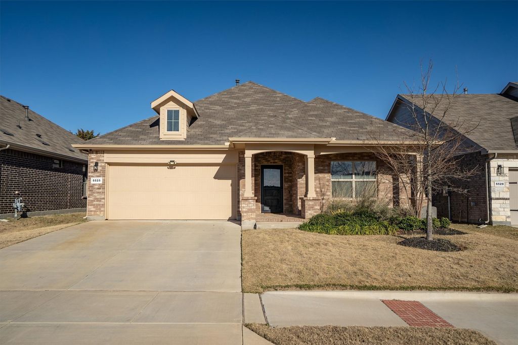 5525 Round Hill Road, Denton, TX 76210