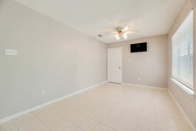 5610 Eagle Rock Road, Arlington, TX 76017