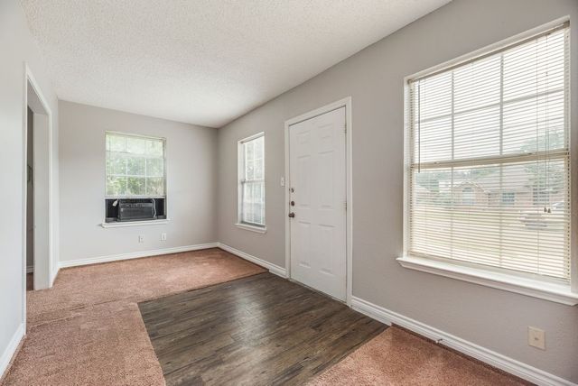 5610 Eagle Rock Road, Arlington, TX 76017