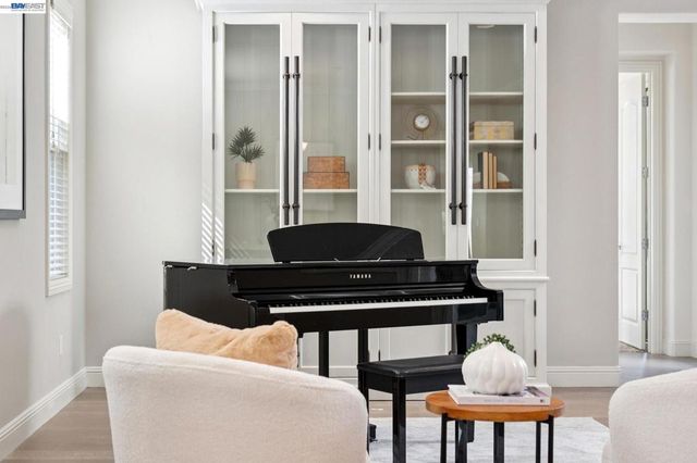 130 Arundel Dr, Hayward, CA 94542