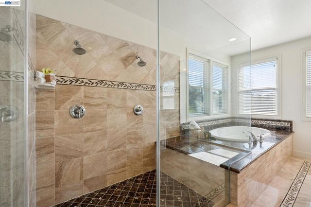 130 Arundel Dr, Hayward, CA 94542