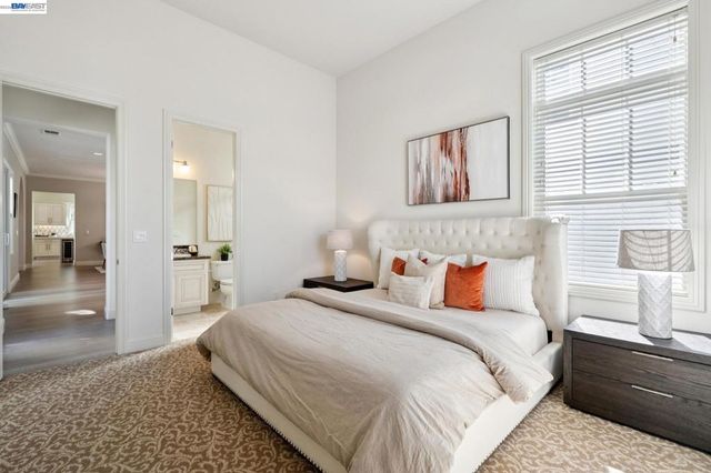 130 Arundel Dr, Hayward, CA 94542